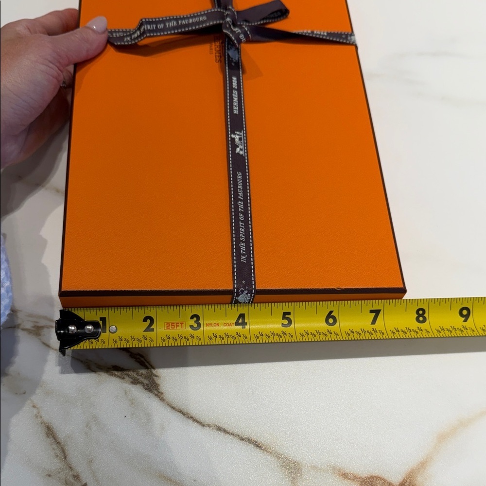 Hermes Orange Gift Box with Ribbon - Picture 3 of 6